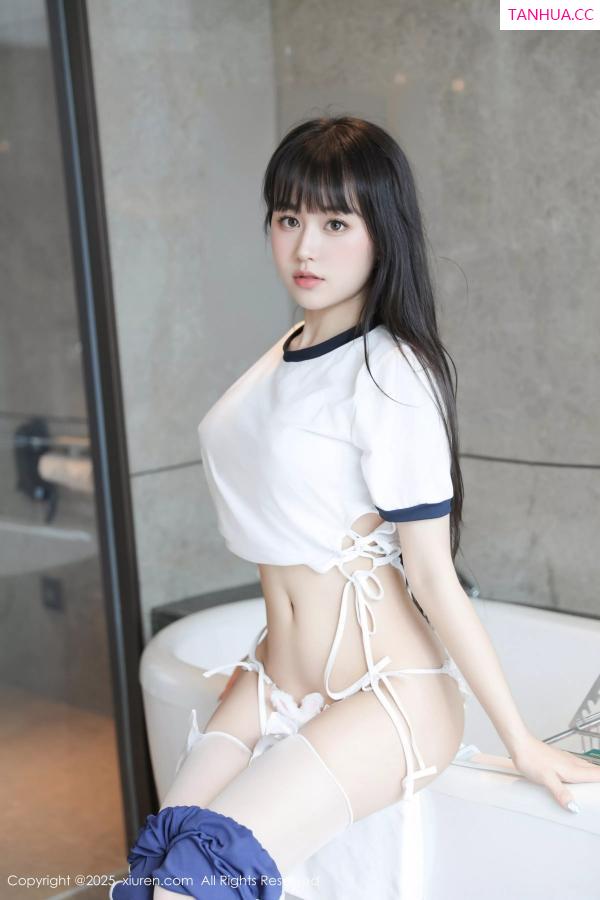   [XiuRen]高清写真图 2025.04.23 No.10184 量子玫瑰 白色运动服第19张图片